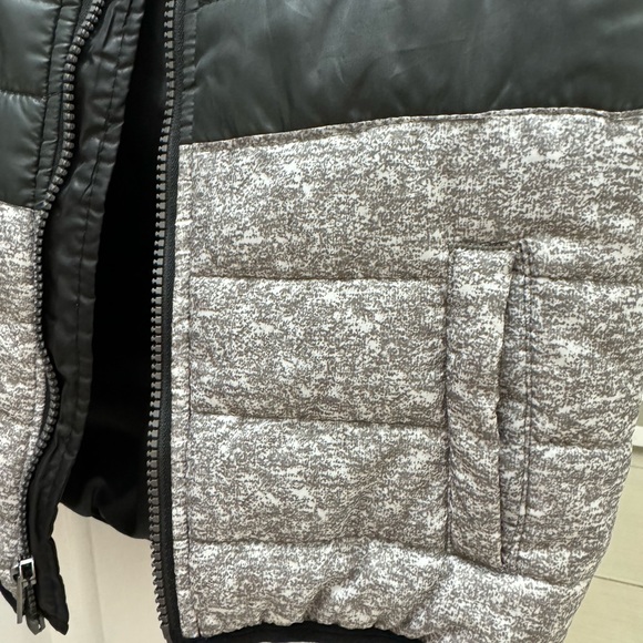 Calvin Klein jeans, boy, puffer vest - Picture 3 of 7